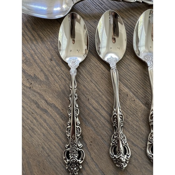 (3) Oneida MICHELANGELO Stainless Heirloom Cube Teaspoons (1) serving spoon - Picture 4 of 5